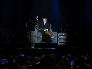 Paul McCartney trakteert Brits publiek op kerstklassieker