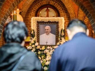 Aandacht voor het overlijden van Paus Franciscus
