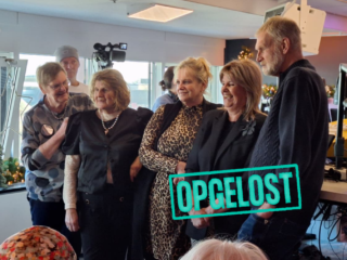 Kerst: Helen zocht biologische vader Simon