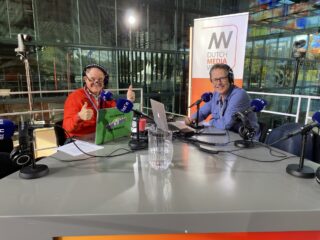 RadioReuzen met Beeld en Geluid-directeur Eppo van Nispen tot Sevenaer