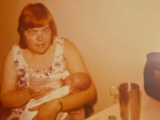 Evelyne zoekt haar vermoedelijk Spaanse vader