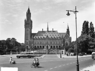 Onbekend Adres: Vredespaleis