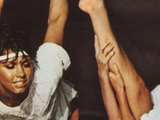 Olivia Newton-John's Physical werd geschreven voor iemand anders