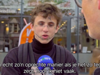 Bert gaat de straat op