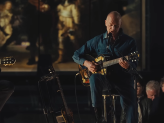 Kijk nu: Sting geeft uniek optreden vol hits in Rijksmuseum