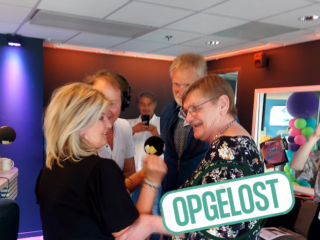 Kerst: Helen zocht biologische vader Simon