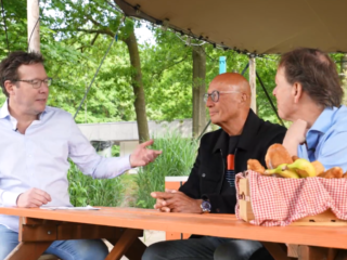 YouTube zomerserie Bert & Breakfast: Een gezamenlijke liefde voor Spanje & Ajax