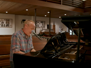 Podcast-tip: Stef Bos biecht groot geheim op