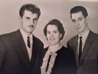 Halfbroer Mario, Marco, Dario of Danio