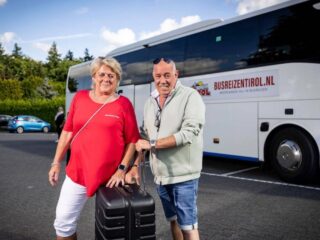 Op busvakantie met reisbegeleidster Harriët