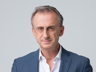 Jeroen Snel vaste weekendpresentator Thuis op 5