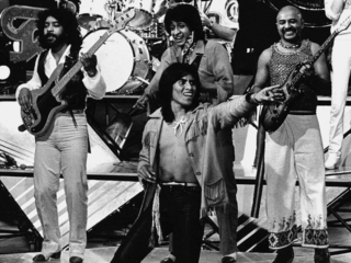 Johnny Manuhutu (Massada) geridderd