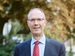 5 augustus: Zingen tegen alles in