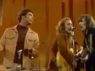 Video: Tom Jones jamt met CSN&Y
