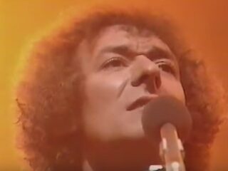 Het verhaal achter: 'He Ain't Heavy, He's My Brother'