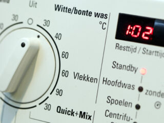 Digitale klokken lopen achter