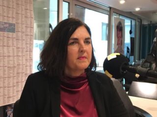 nog niet gevonden: halfzus met onbekende naam