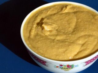 Hummus met brandnetel zaadjes