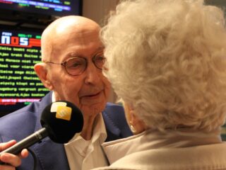 Gevonden: eerste liefde Emmy Cruiming