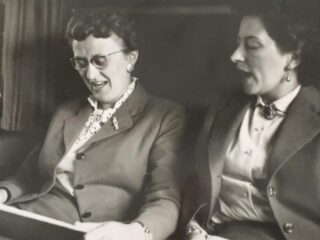 gevonden: rubriekschrijfster Mia van den Brand