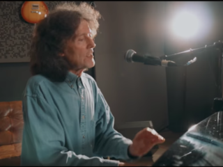 Gloednieuwe Gilbert O' Sullivan