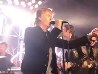 Paul McCartney zingt eigen cover