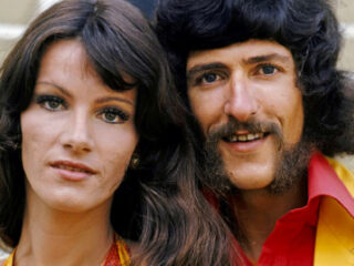 Saskia & Serge aan de lijn