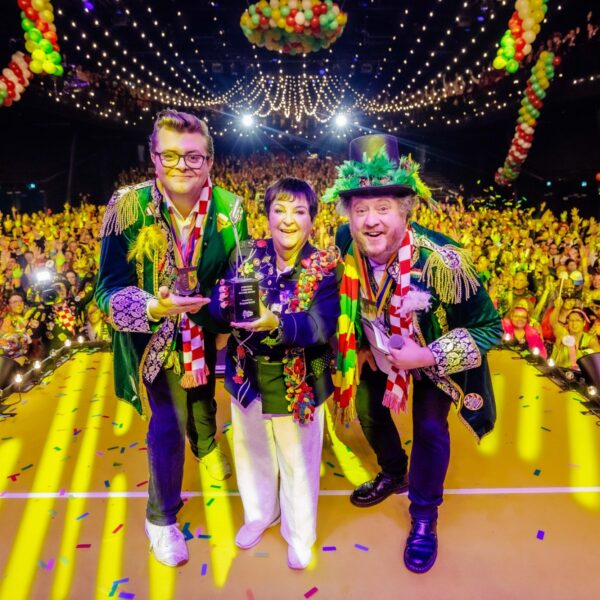 Beppie Kraft ontvangt AVROTROS Carnaval Oeuvre Award