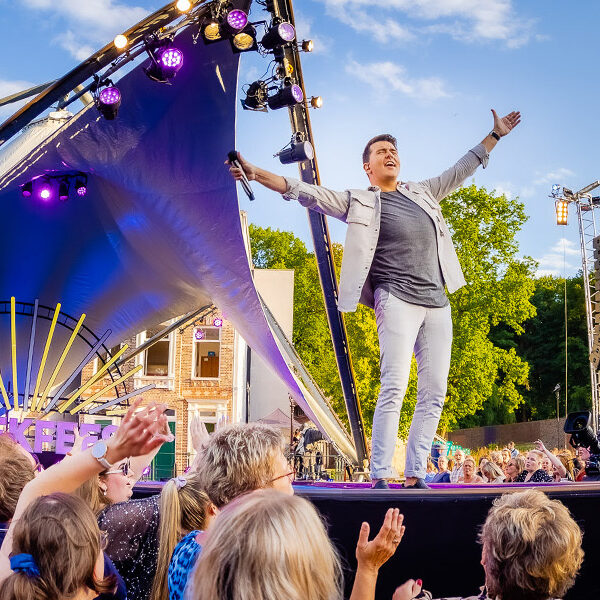 Leeuwarden het decor van het eerste Muziekfeest op het Plein