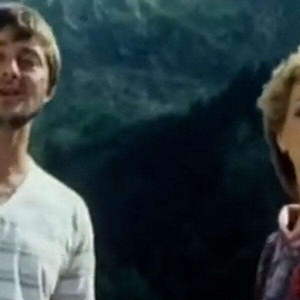 Jan Keizer vertelt over clip-opnames 'Blue Eyes' in de bergen: "Ik voelde me alpinist daar"