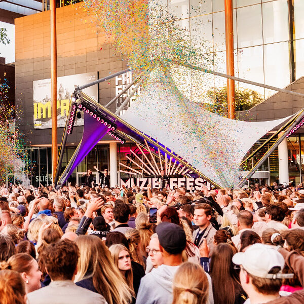 Dit is de line-up van het Muziekfeest op het Plein op de Ring A10 in Amsterdam