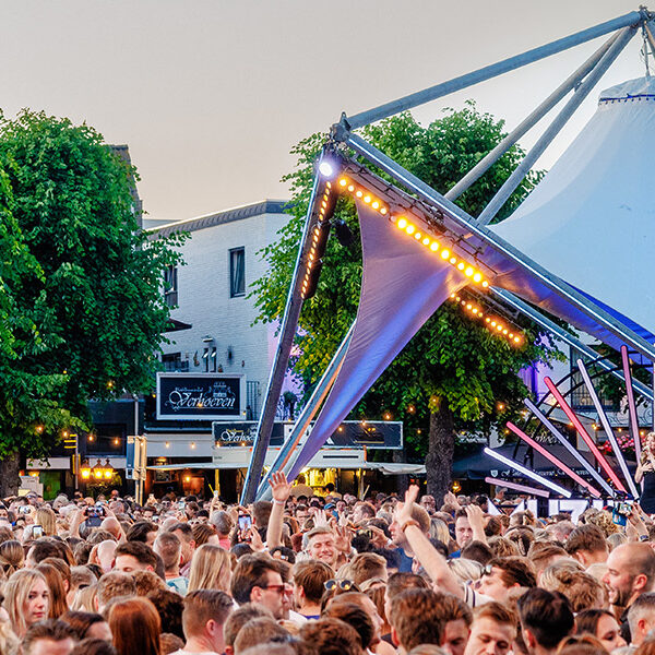 Kijk vrijdagavond naar de eerste aflevering van het Muziekfeest op het Plein