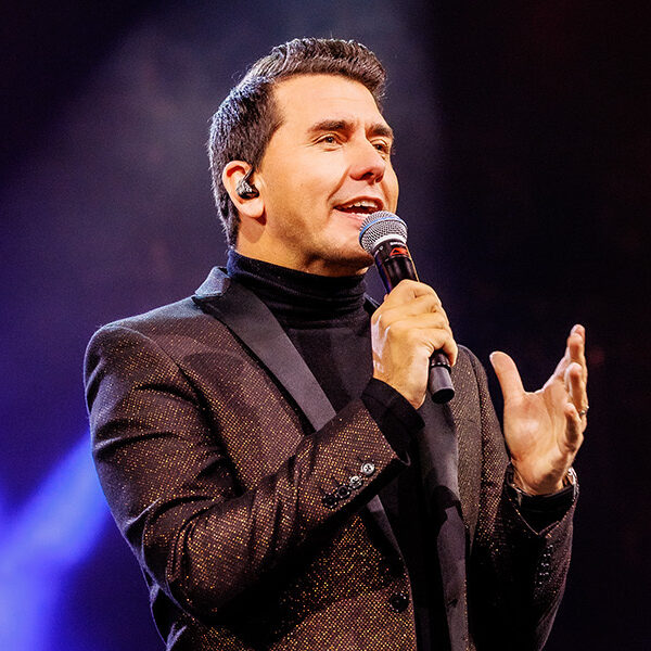 Jan Smit ontvangt de Edison Pop Oeuvreprijs