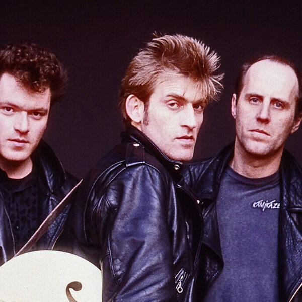 Sterren NL viert 40 jaar De Dijk met nieuwe aflevering Muzieklegendes