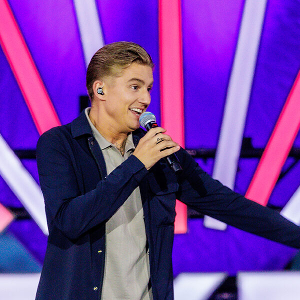 Mart Hoogkamer schrijft lied voor ongeboren dochter