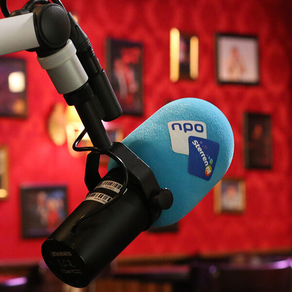 Hoe luister je naar Sterren NL Radio?