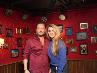 Luister hier de uitzending terug met Tino Martin