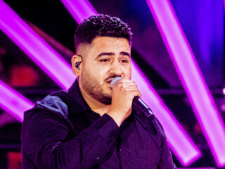 Ammar maakt indruk met Turks lied: “Alle inkomsten naar 555”