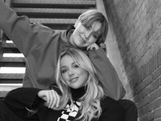 Anouk en Emma Heesters slaan de handen ineen met duet