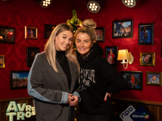 Senna blij met nieuwe single: "We besloten in de studio nog een extra liedje te maken"