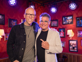 Kijk hier naar het optreden van Wolter Kroes