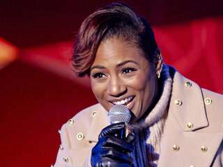 Edsilia Rombley neemt samen met haar dochters een videoclip op