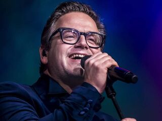 Guus Meeuwis en Diggy Dex blikken terug op 2021 met 'Tabee'