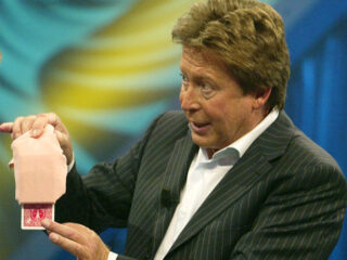 De biografie van Hans Kazan is verschenen: "De schrijver weet meer van mij, dan ik van mijzelf weet!"