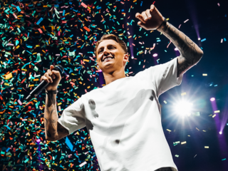 Kijk zaterdag naar 'Sterren in concert: Mart Hoogkamer in Ahoy'