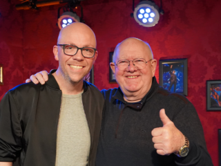 Henk Wijngaard maakt er een muzikaal feest van in de studio