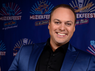 Het Showbizz Journaal over Mart Hoogkamer, Peter Gillis en de familie Bauer