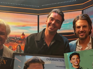 Yves Berendse ontvangt diamanten award voor 'Terug in de tijd'