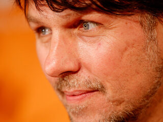 Jan Dulles maakt geslacht baby bekend