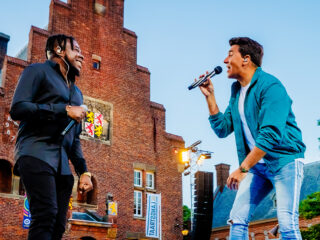 Jan Smit en Damaru ontvangen platina award voor 'Tuintje in m'n hart'